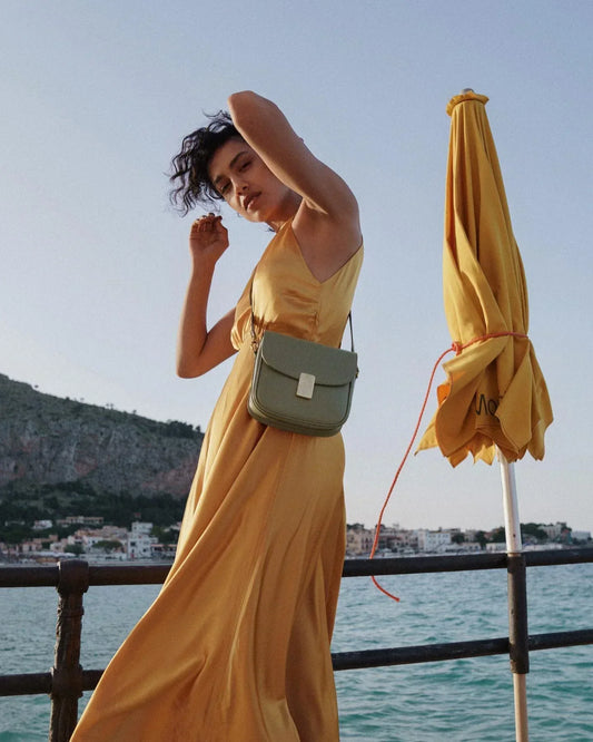 Fashion Trends: Must-Have Handbag Colors for the Season